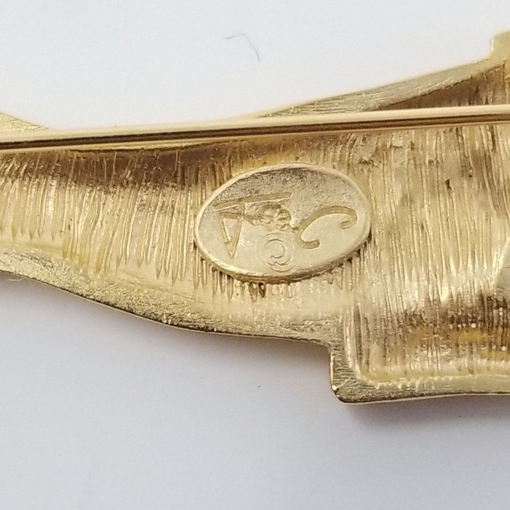 Gold Panther Brooch with Crystal Collar - Elegant Women's Jewelry - Picture 3 of 6